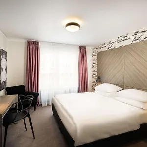 Elaya City West מלון
