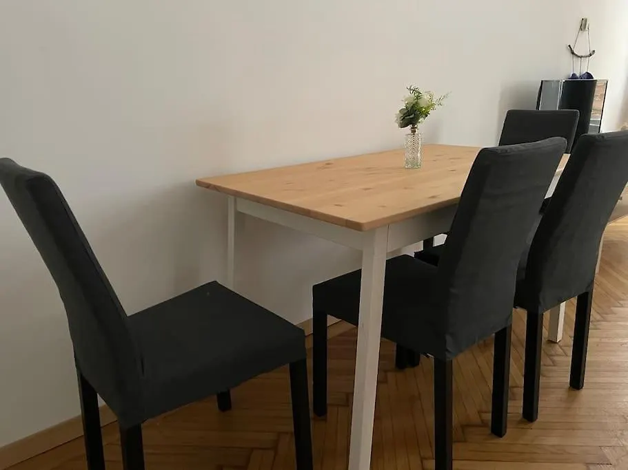 Premium Apartment With Terrace - Free Parking contacts